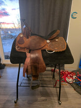 Load image into Gallery viewer, Handmade Tatum Saddle