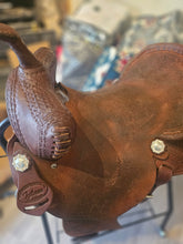 Load image into Gallery viewer, Tatum saddle
